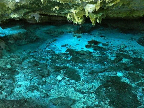 Cenote dos ojos (Tulum)